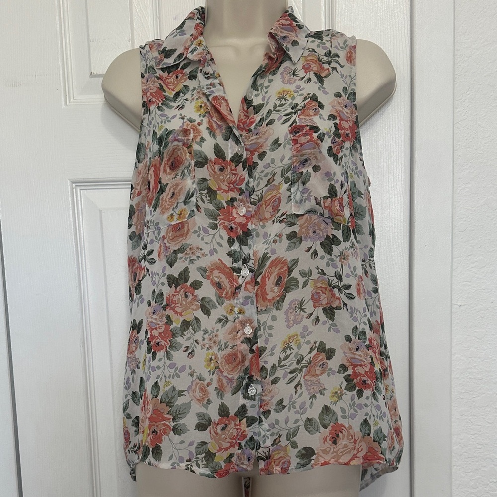 Floral Sleeveless Blouse